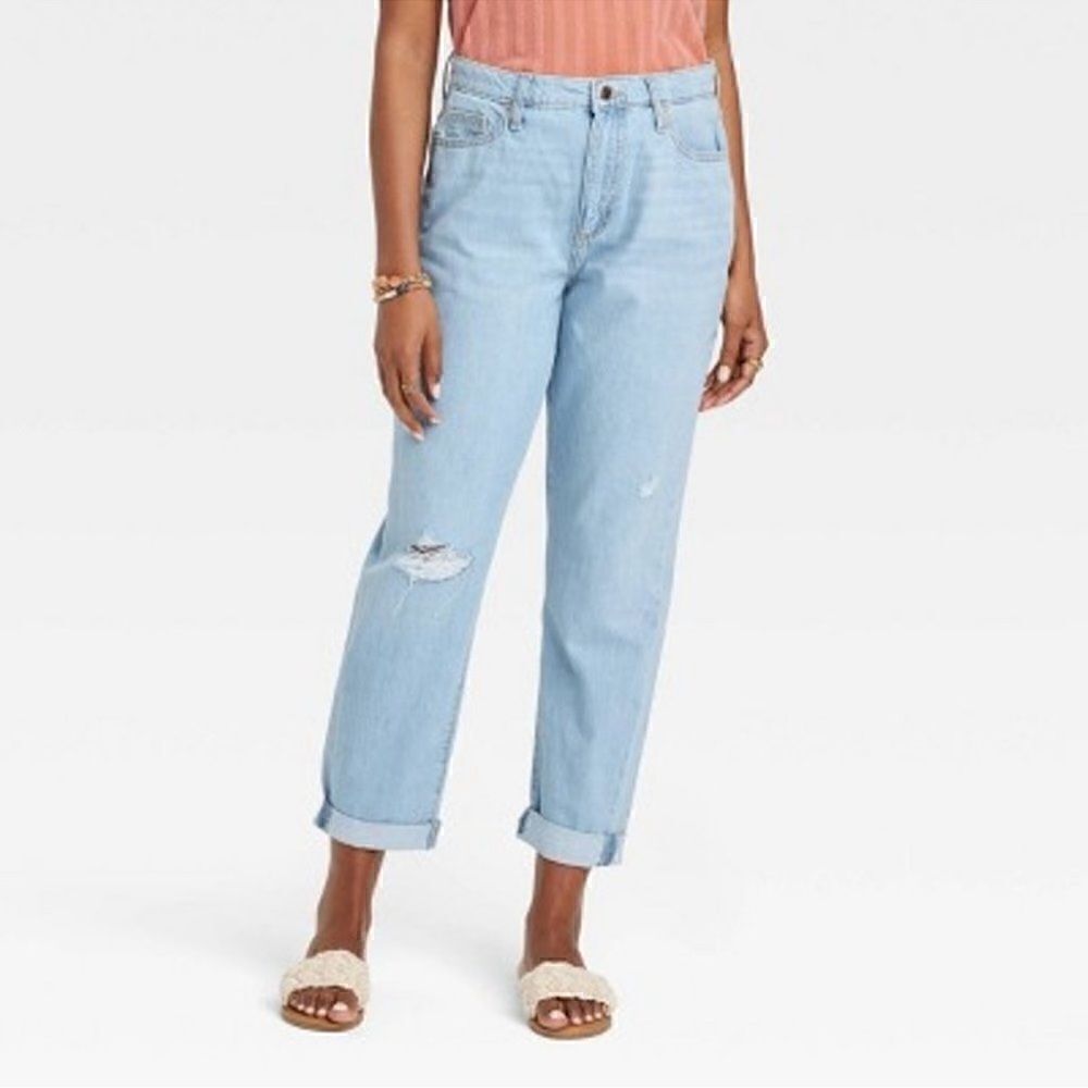 NEW Universal Thread™ Light Wash Women's Mid-Rise Boyfriend Jeans